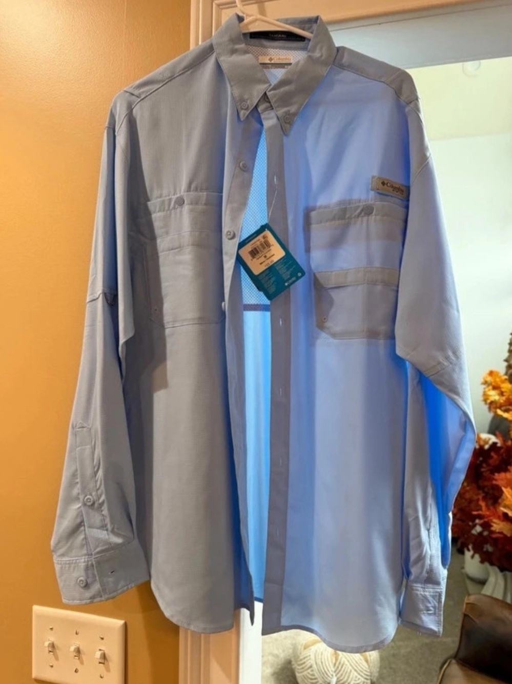 Columbia Men’s Light Blue Long Sleeve Button-Down Fishing Shirt